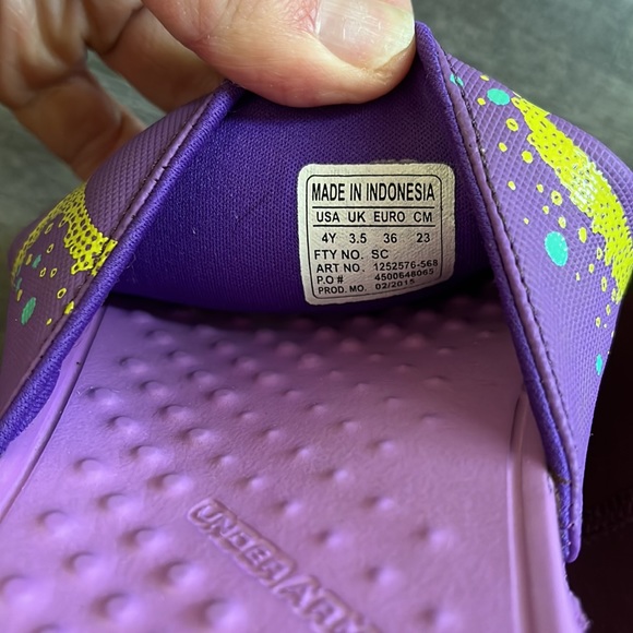 Under Armour - Picture 3 of 4